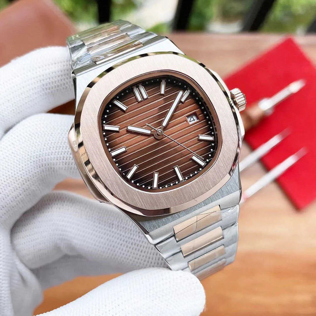 Luxury Steel Quartz Watch with Luminescent Display, Perfect for Stylish Men and Women